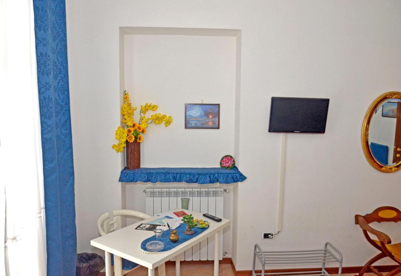 Bed & Breakfast A Castel Capuano Naples Exterior photo